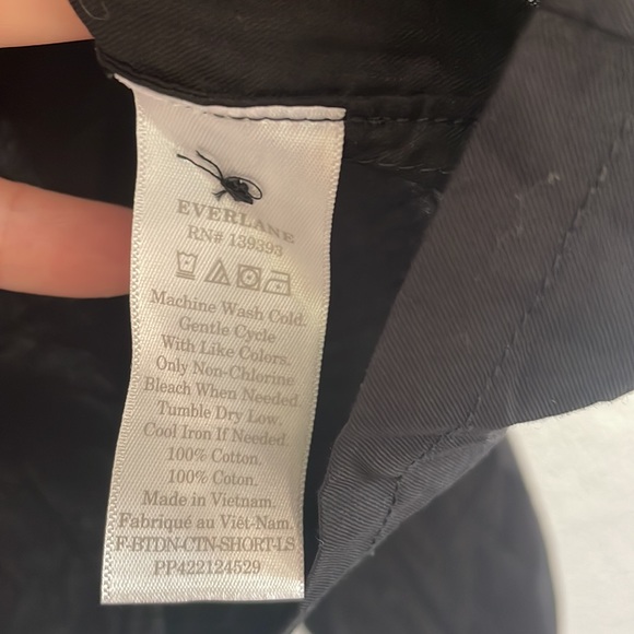 NEW Everlane The Silky Cotton Way-Short Button Down Shirt in Black Size Medium - Picture 6 of 8